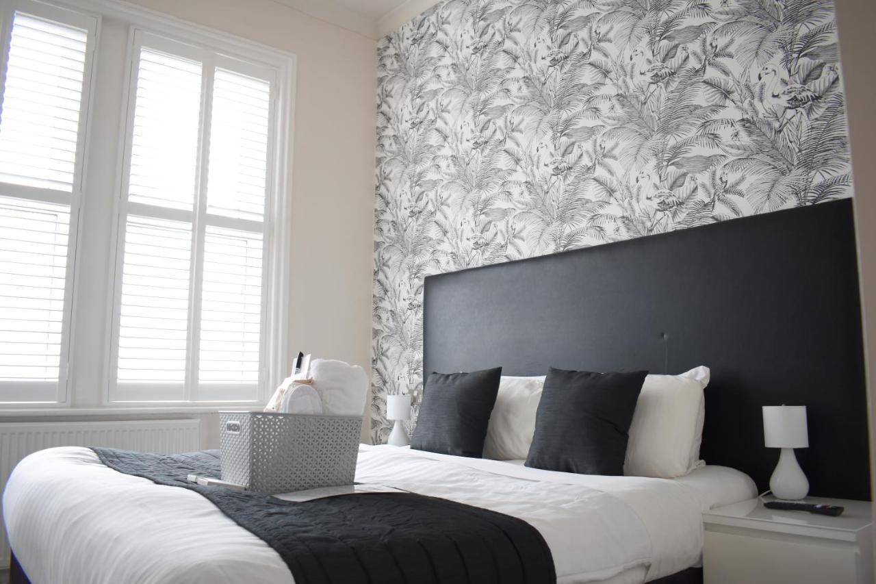 The Ashleigh - Dog Friendly Bed & Breakfast Bournemouth Exterior photo