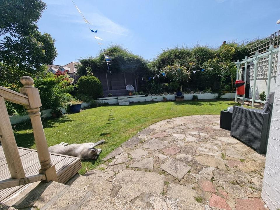 The Ashleigh - Dog Friendly Bed & Breakfast Bournemouth Exterior photo